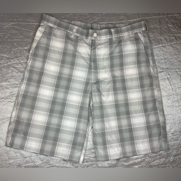 Ben Hogan Performance 100% polyester white & gray flat front plaid shorts - Picture 6 of 12